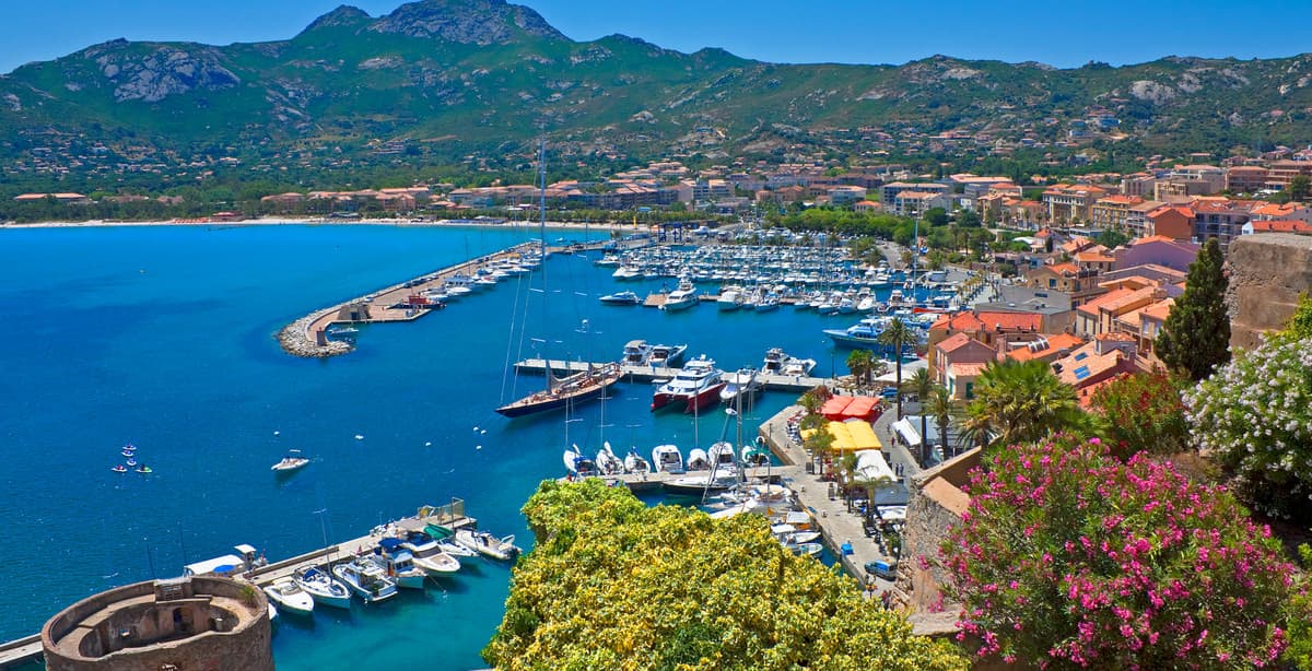 Nature & romance in Corsica