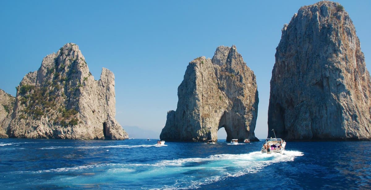 A romantic getaway in Italy & Greece