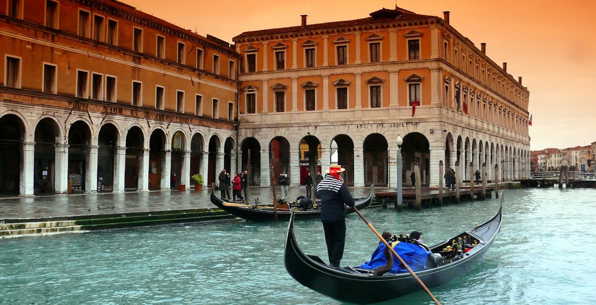 Romantic self-drive from Lyon to Venice