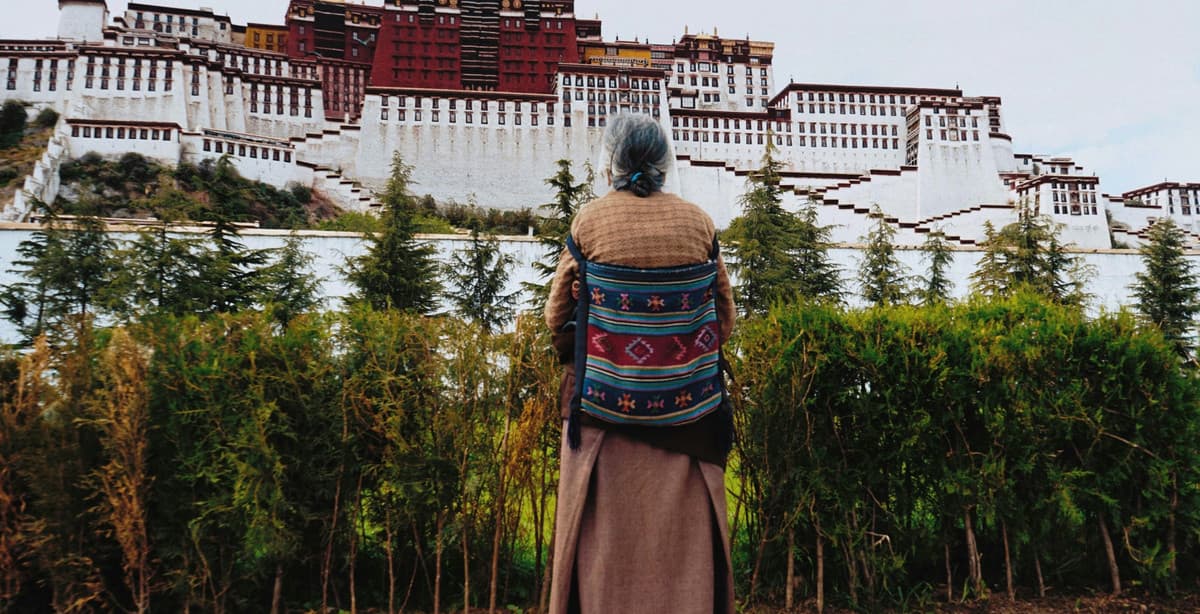 In-depth Tibet pilgrim explorer tour