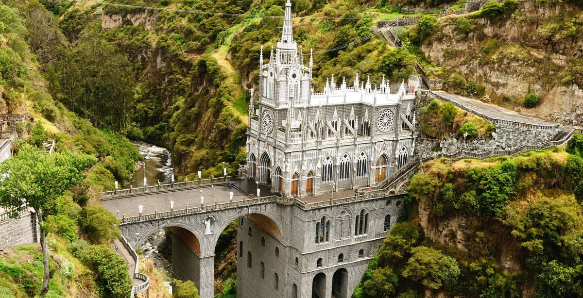 Discover Colombian architecture & culture