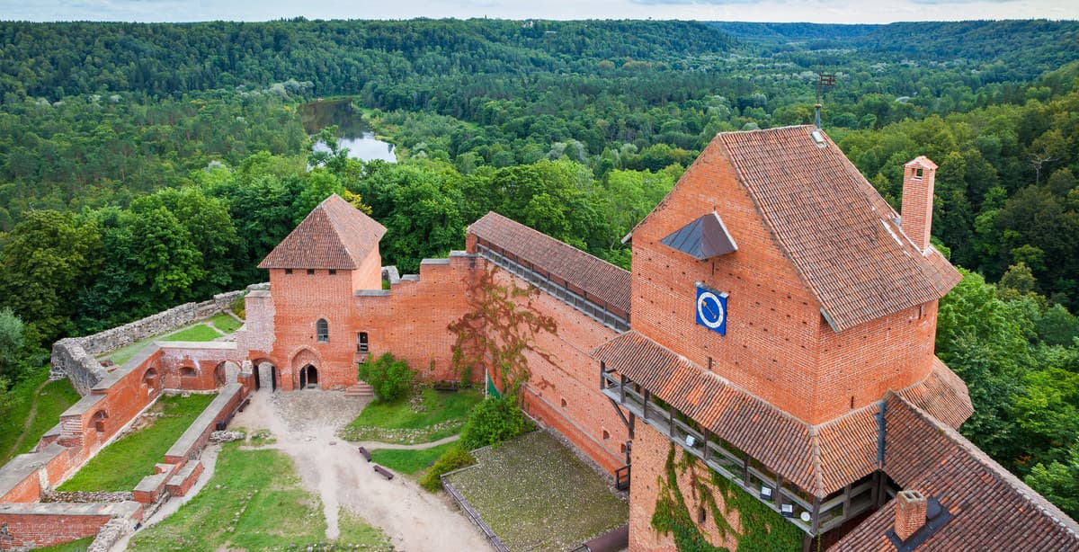 Icons of Latvia 8-day tour