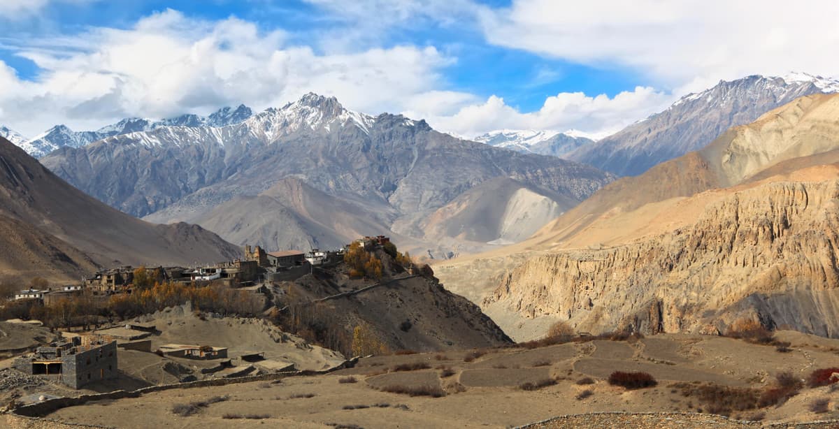Easy Annapurna Foothills & Lower Mustang trek in Nepal