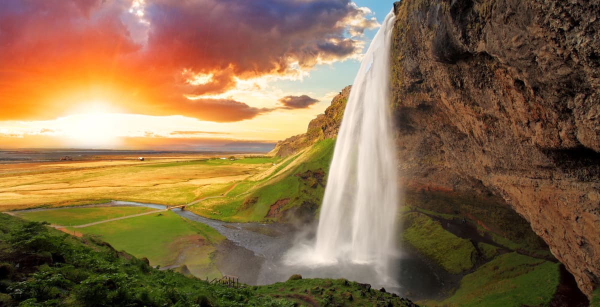Self-drive through Iceland's natural beauty