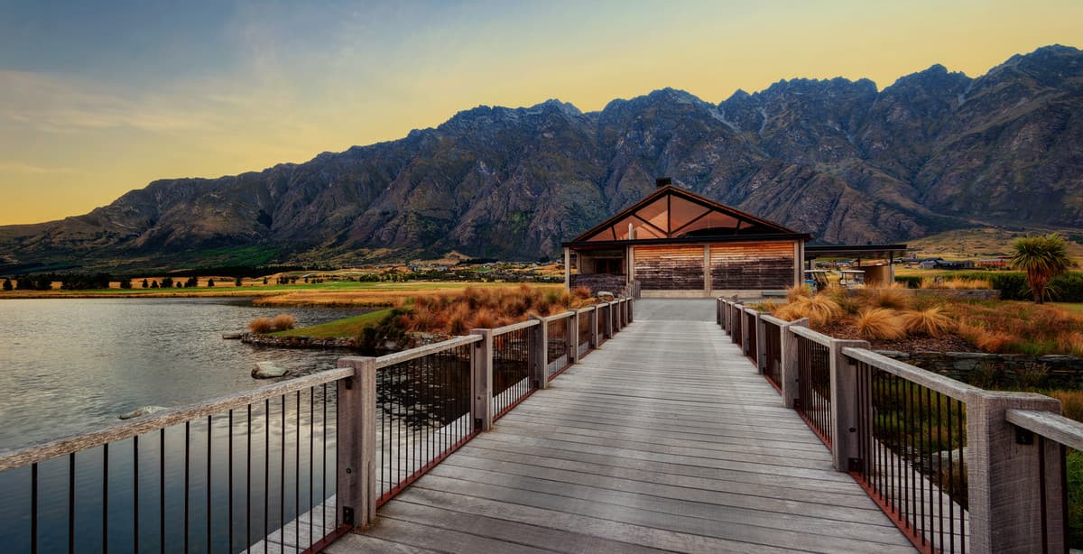 Golf lovers' 15-day tour of New Zealand