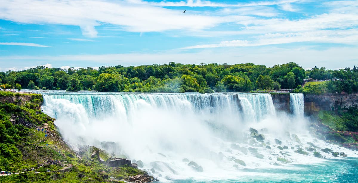 Scenic 12-day Canada rail discovery tour