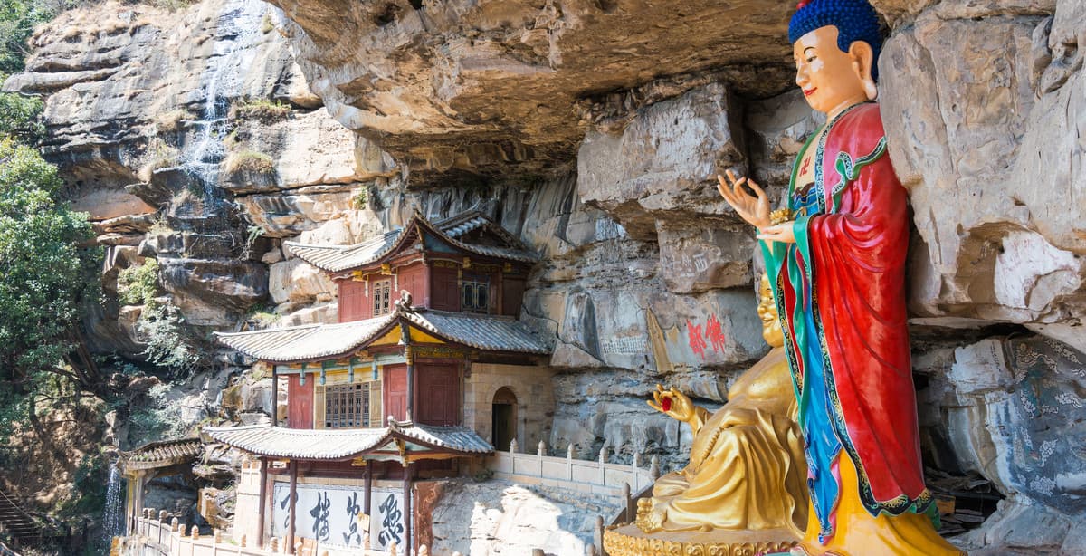 12-day China tour off the beaten track