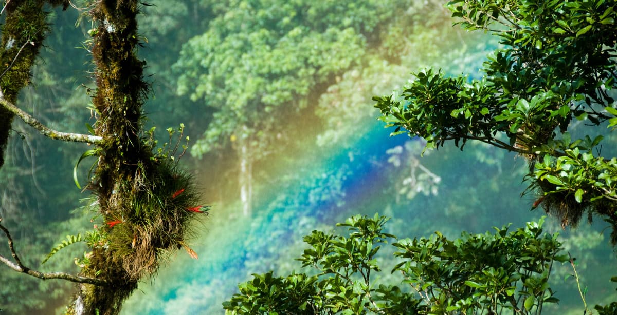 Panama: a land between two oceans