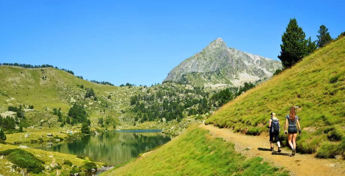 French Pyrenees wilderness hikes & wildlife