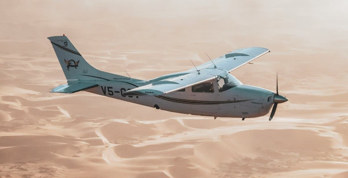 Flugsafari zu Namibias Highlights