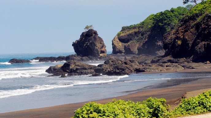 Scenic island & underwater exploration