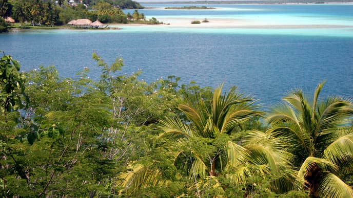 Encounter the Lagoon of Seven Colors