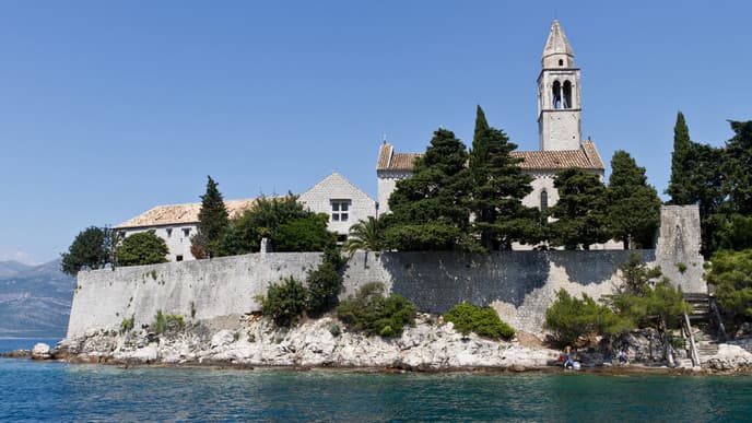 Sailing around the Elaphite Islands