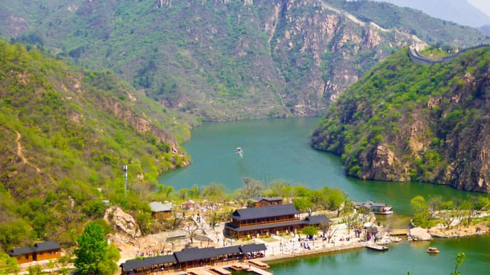 Gaze at the Moon-Shaped Reservoir From the Great Wall