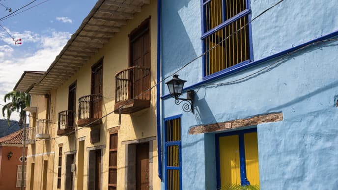 Picturesque villages & tiny birds