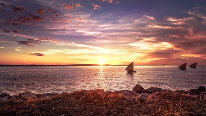 Discover Moramba Bay