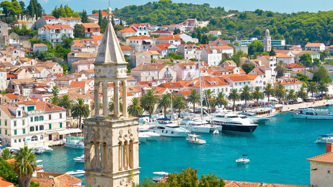 Sailing to Hvar