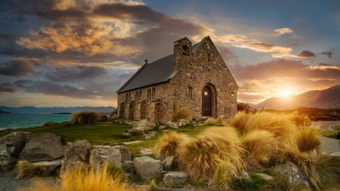 Hot springs & stargazing in Tekapo