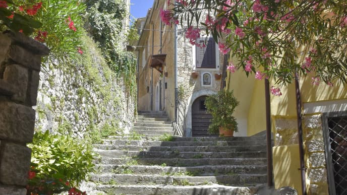 Beauty & history across charming villages