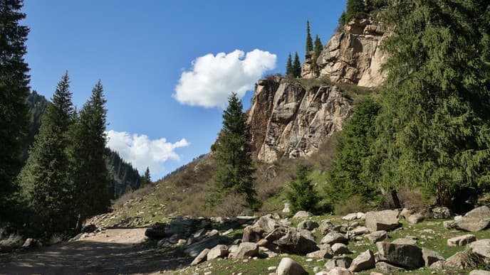 Wander the Semienov Gorge and Visit Cholphon Ata