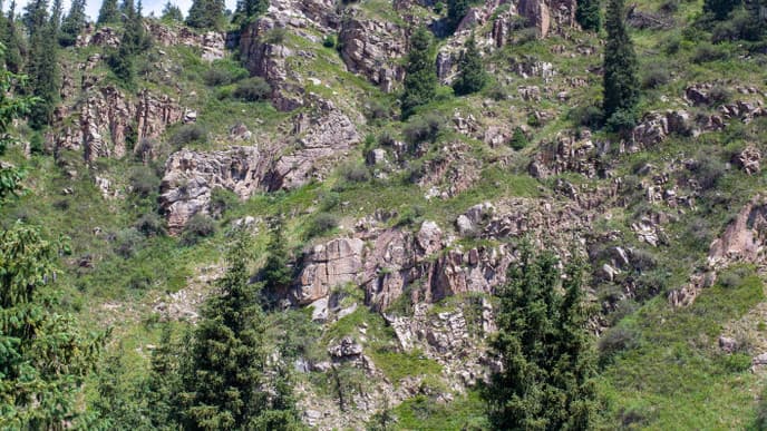 Wilde Natur und idyllisches Dorfleben