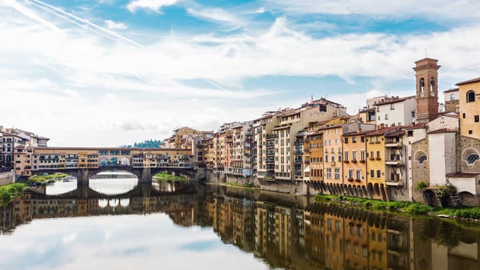 Discover local street food & handicrafts