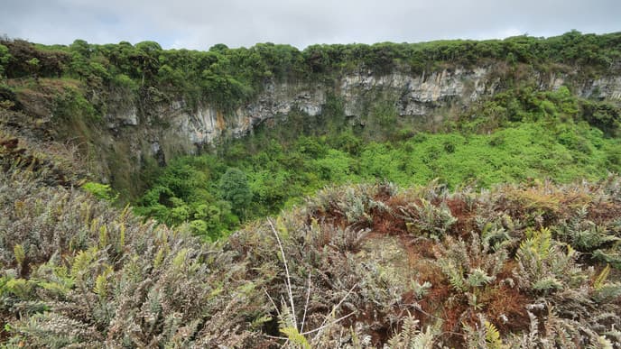 Zwillingskrater mit spektakulärem Ausblick