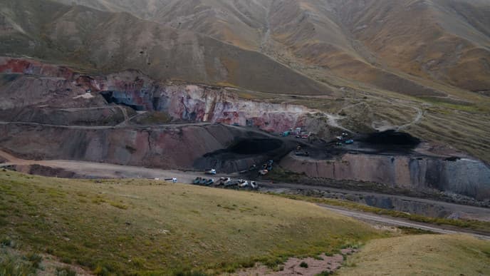 Winding roads to Son Kul