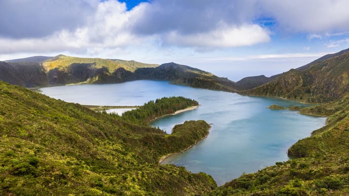 Hiking Lagoa do Fogo