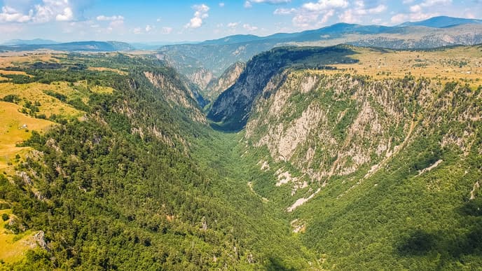 Mountain hikes & warm hospitality