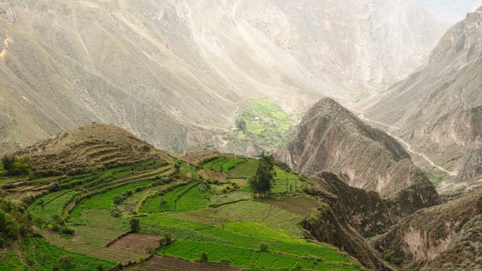 Cotahuasi canyon hiking
