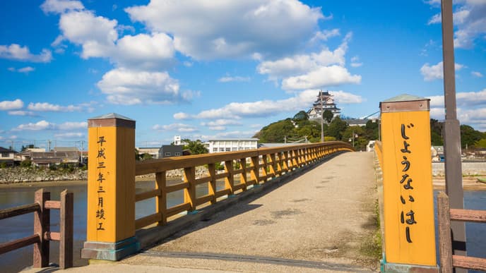 Mountain scenes & serene landscapes