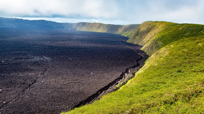 Hiking the Sierra Negra Volcano
