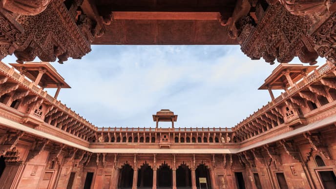 Visit the iconic Fatehpur Sikri & Agra Fort