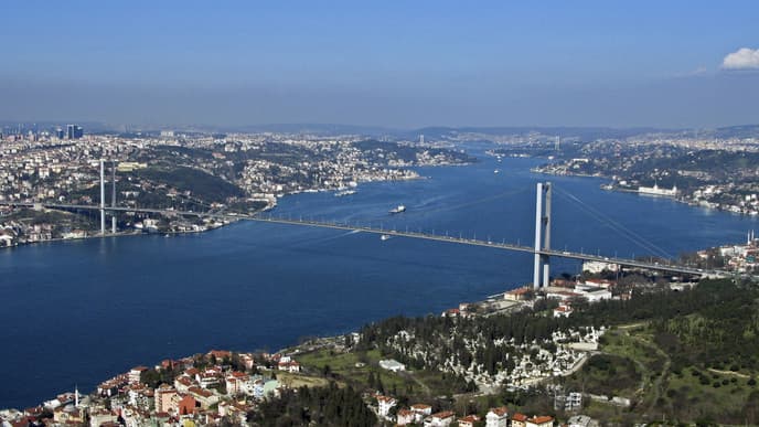 Sail the Bosphorus