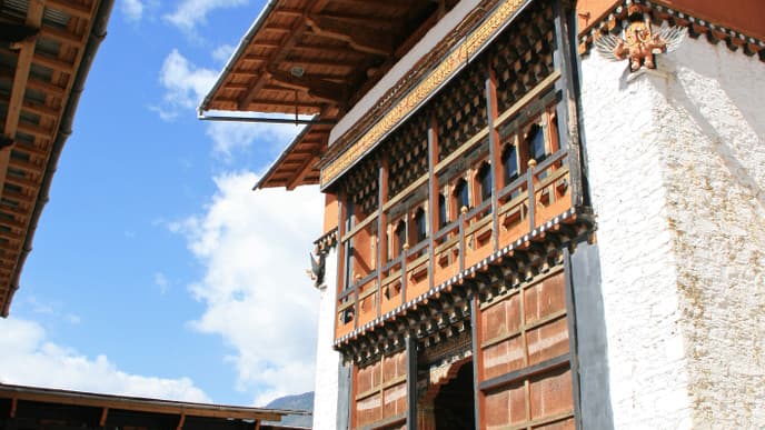 Eindrucksvolle buddhistische Klosterburgen