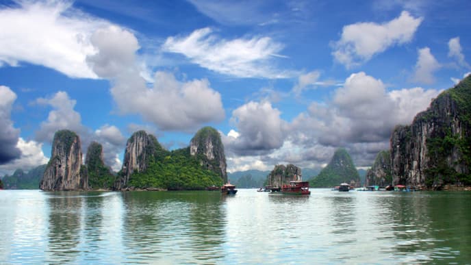 Cruise Ha Long Bay