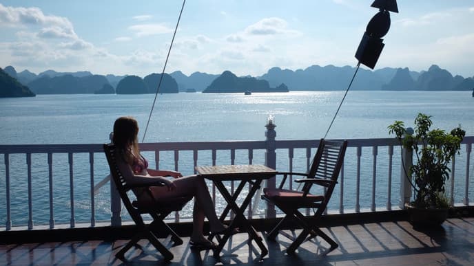 Spend a relaxing day in Halong Bay
