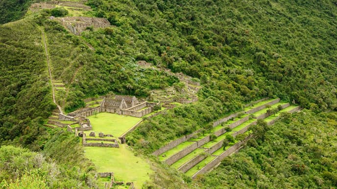 Admire the ruins of Choquequirao