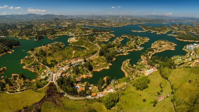 Tour the Spectacular Region Surrounding the Guatapé Reservoir