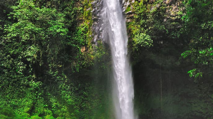 Take a dip in La Fortuna Waterfall