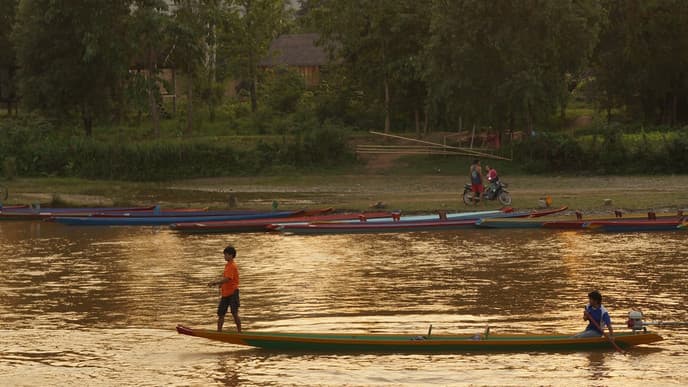 Berge und bizarre Kalksteinformationen