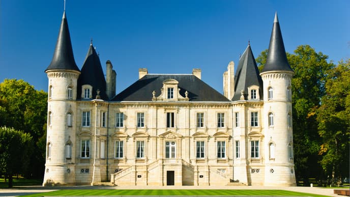 Explore the castles of the Médoc