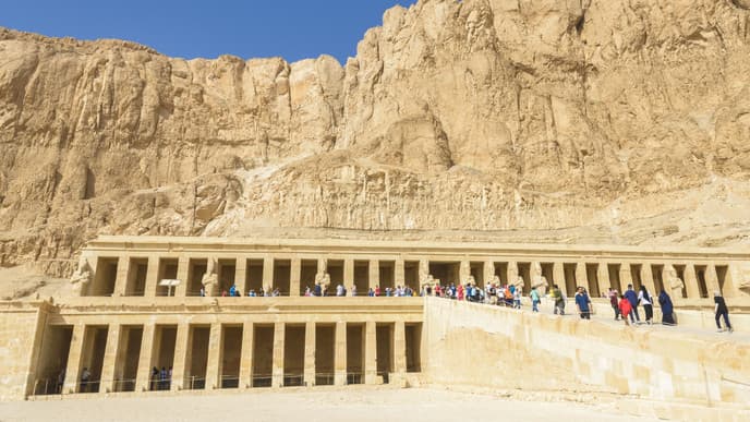 Explore the Ancient Settlement of Thebes