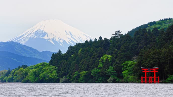 Kratersee und vulkanische Quellen