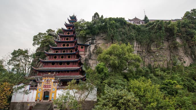 Cruise Along the Yangtze River