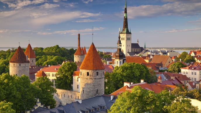 Walking tour of Tallinn Old Town