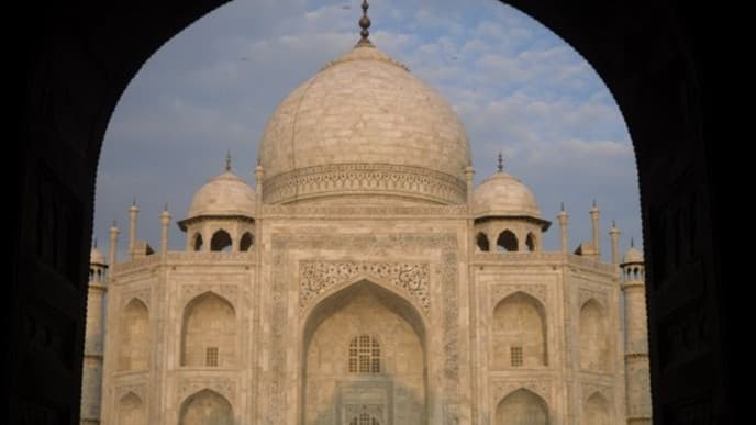 Meet the Taj Mahal in person