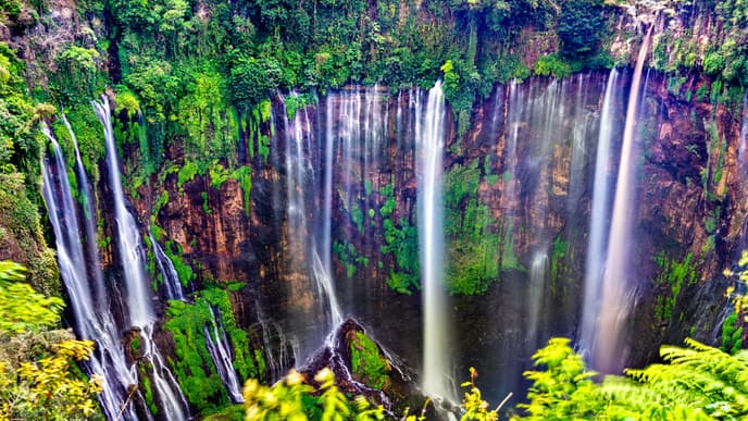 Besuch des Tumpak Sewu Wasserfalls