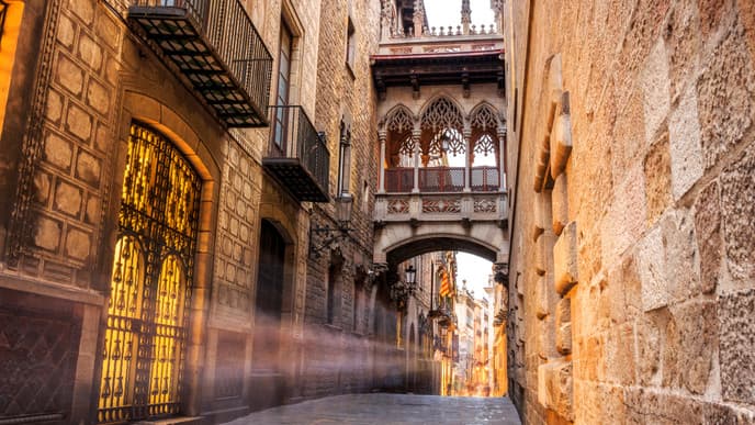 Discovering the old town of Barcelona